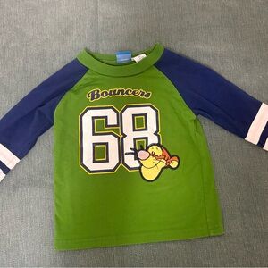 2006 Disney tigger shirt